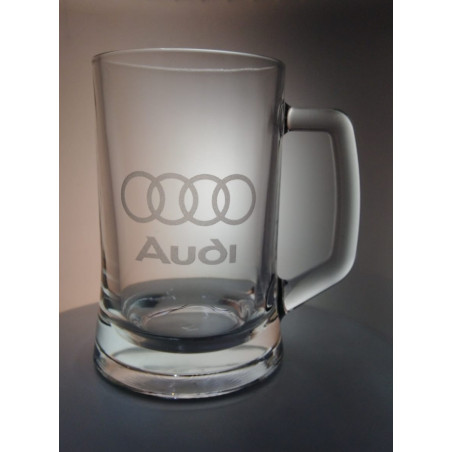 Půllitr Audi - ideální dárek pro příznivce automobilů Audi