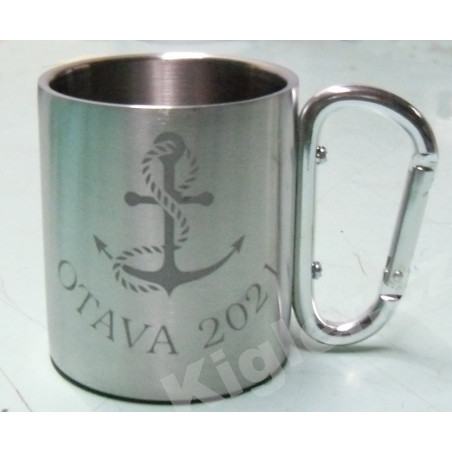 Vodácký plechový hrnek s karabinou Vám bude navždy připomínat skvěle strávené léto s bandou přátel