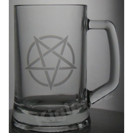 Dárek pro rockera a metalistu – půllitr s pentagramem a jménem