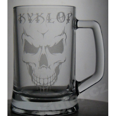 Metalový půllitr s lebkou - dárek pro příznivce tvrdé hudby