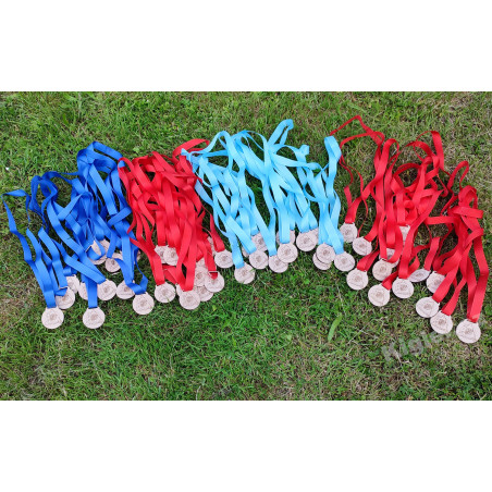 Dřevěná medaile s gravírovanou grafikou na přání