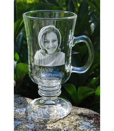 Sklenička na kávu a čaj s vlastním obrázkem, textem nebo jménem na přání