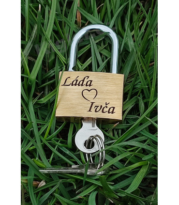 Zámek lásky se jmény – gravírování laserem, které vydrží