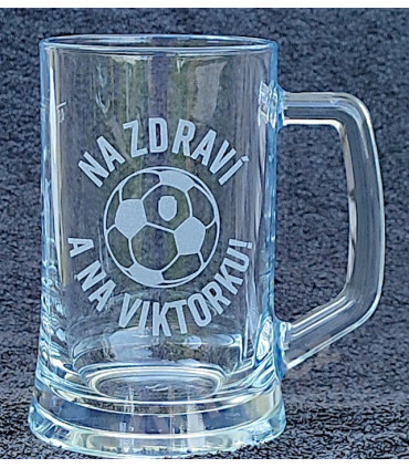 Dárek pro fanouška Viktorky – půllitr Viktoria s možností vlastního jména