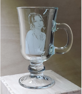 Sklenička na kávu a čaj s vlastním obrázkem, textem nebo jménem na přání